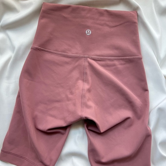 Lululemon Wunder Train High Rise Bike Short - Picture 2 of 4